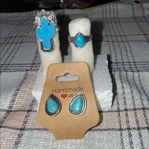 (H) Turquoise Jewelry Set with Rings and Earrings